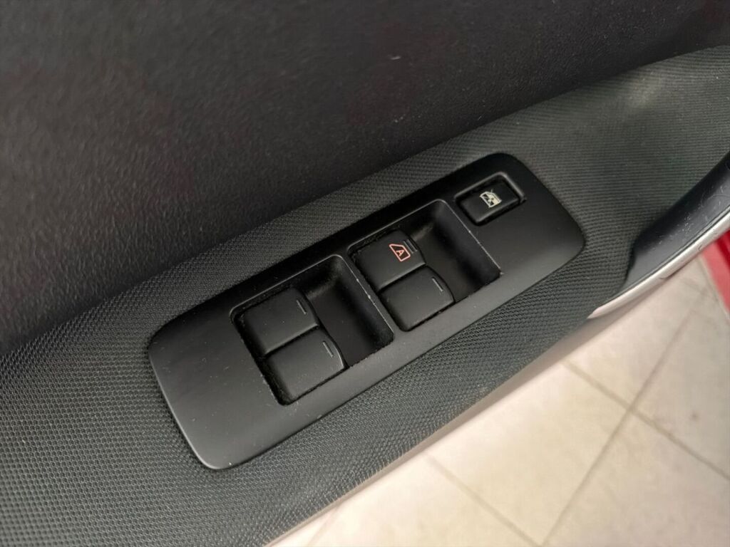 Nissan Qashqai+2 2012 Punainen