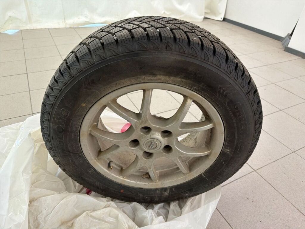 Nissan Qashqai+2 2012 Punainen