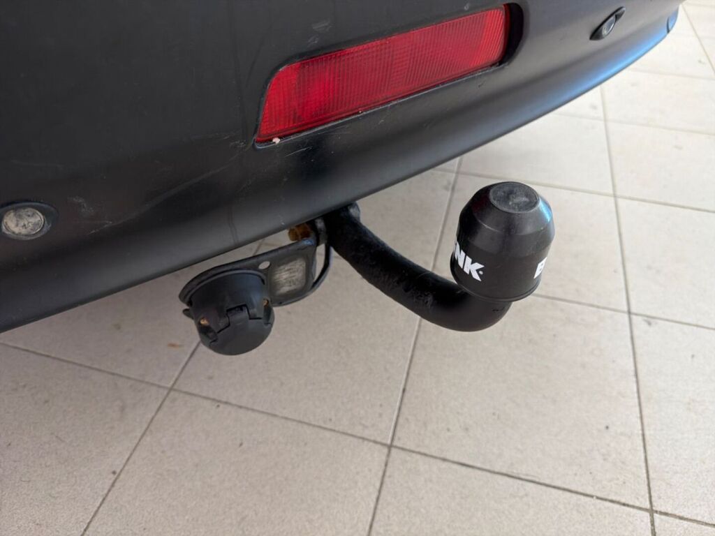 Nissan Qashqai+2 2012 Punainen