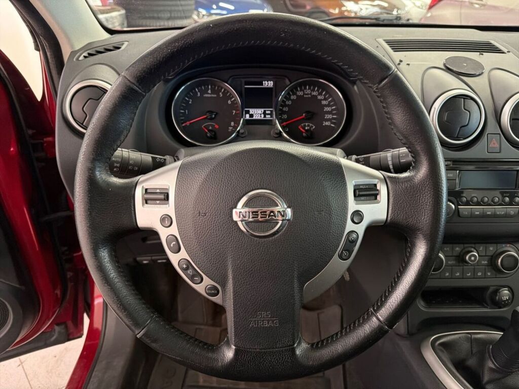 Nissan Qashqai+2 2012 Punainen