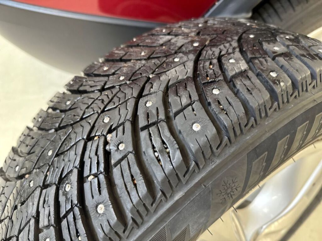 Nissan Qashqai+2 2012 Punainen