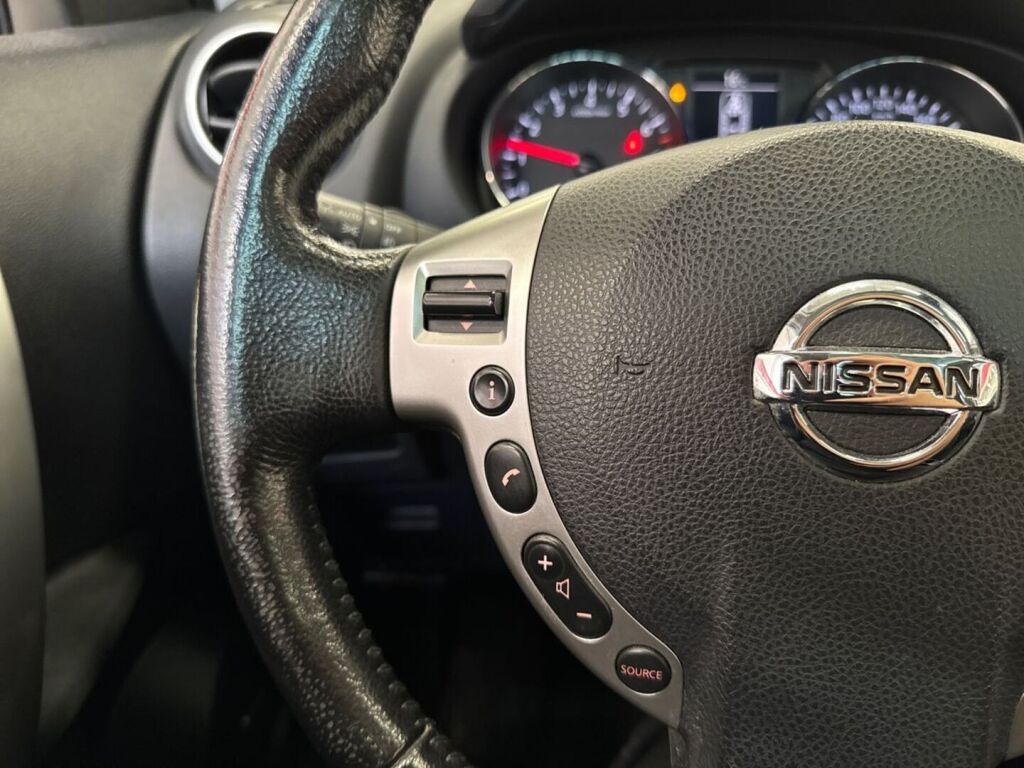 Nissan Qashqai+2 2012 Punainen