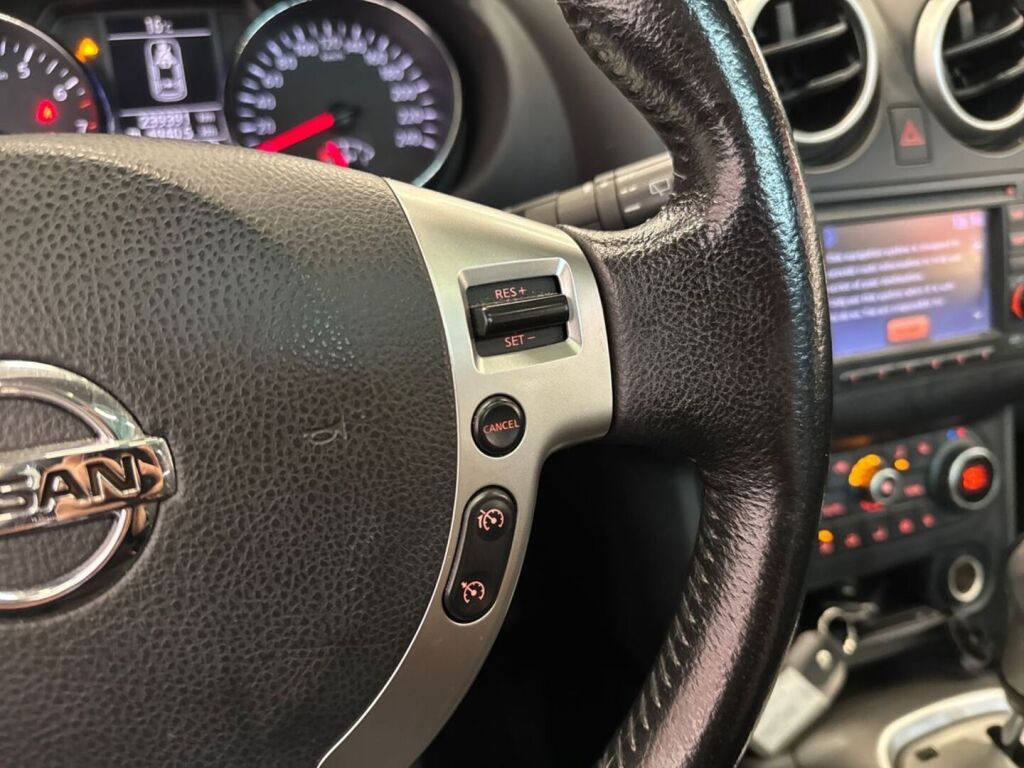 Nissan Qashqai+2 2012 Punainen