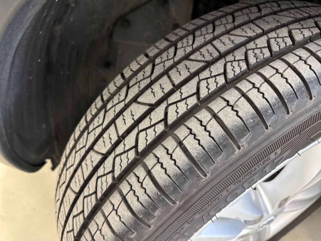 Nissan Qashqai+2 2012 Punainen