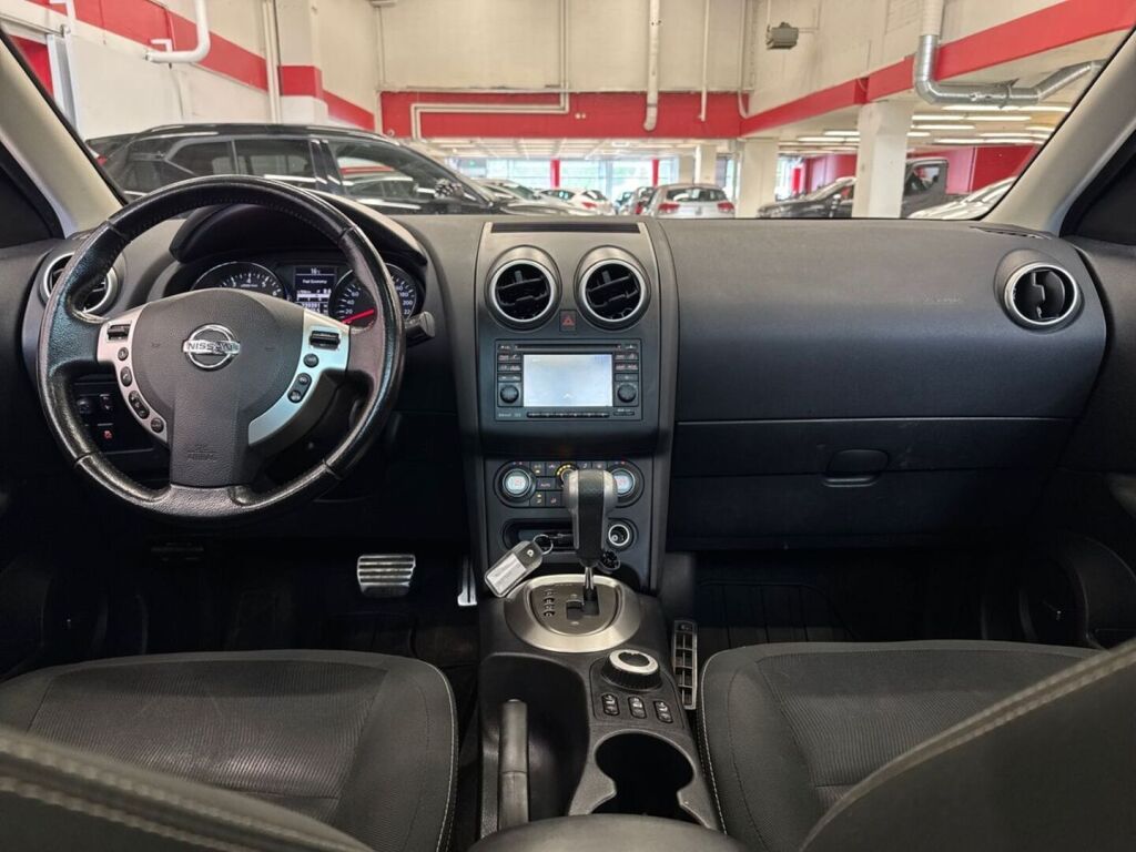 Nissan Qashqai+2 2012 Punainen