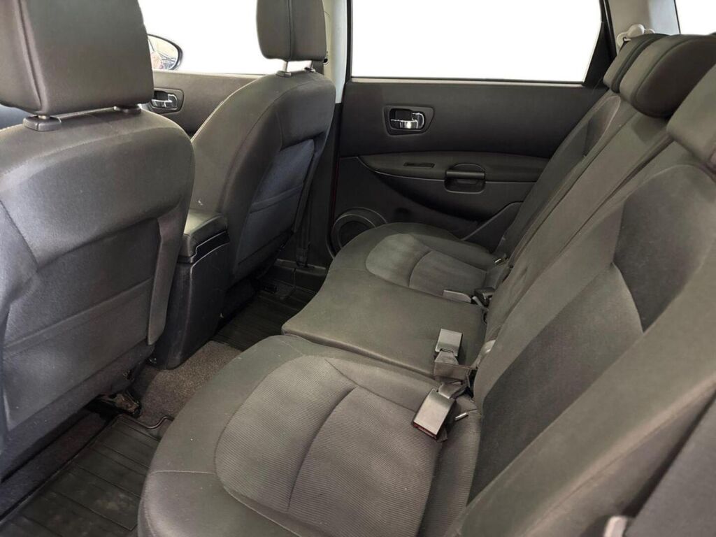 Nissan Qashqai+2 2012 Punainen