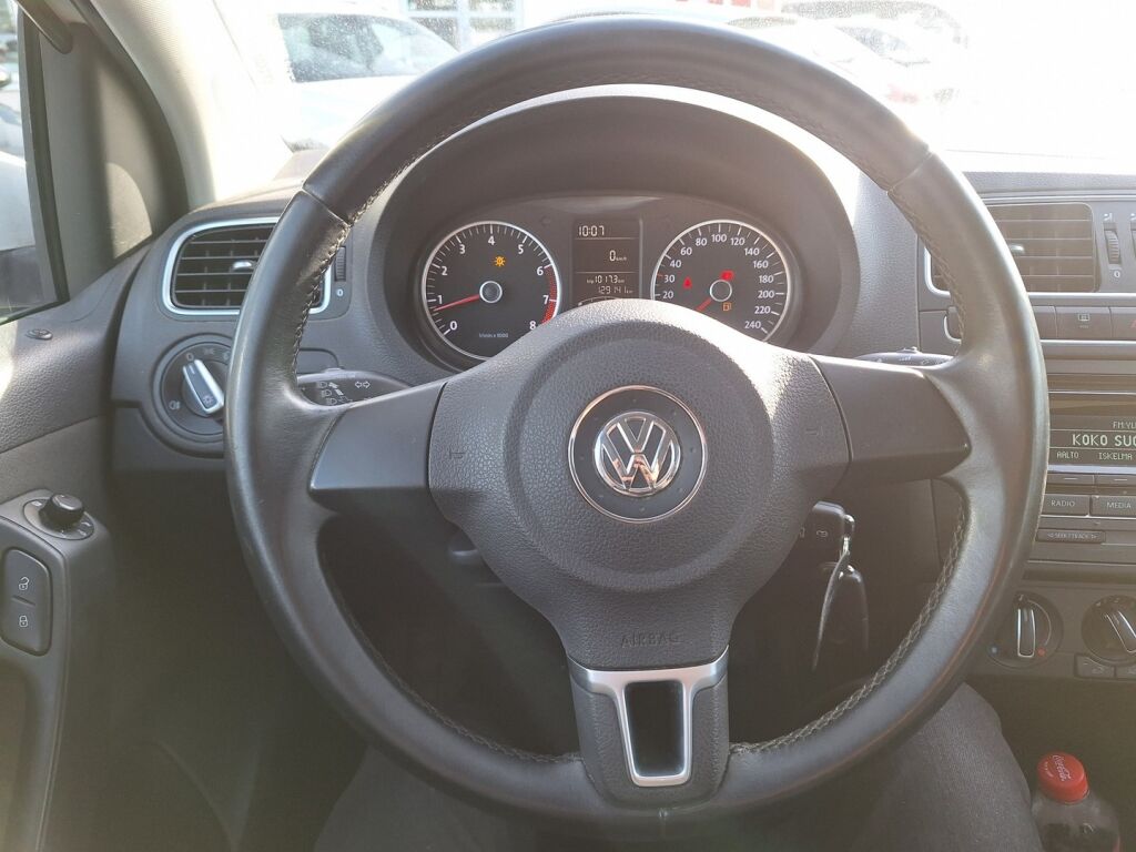 Volkswagen Polo 2012 Valkoinen