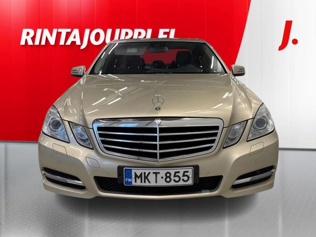 Mercedes-Benz E 2012 Ruskea (beige)