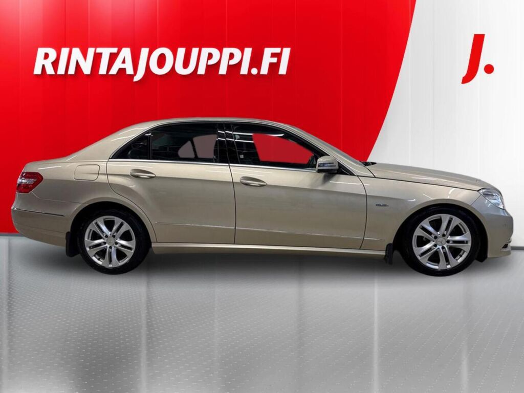 Mercedes-Benz E 2012 Ruskea (beige)