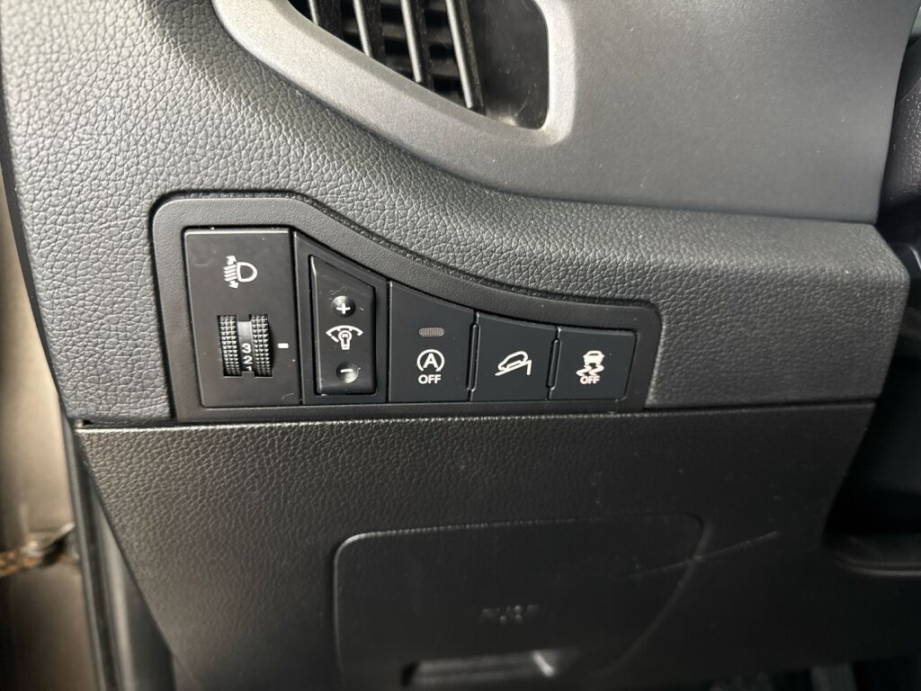 Kia Sportage 2012 Ruskea (beige)