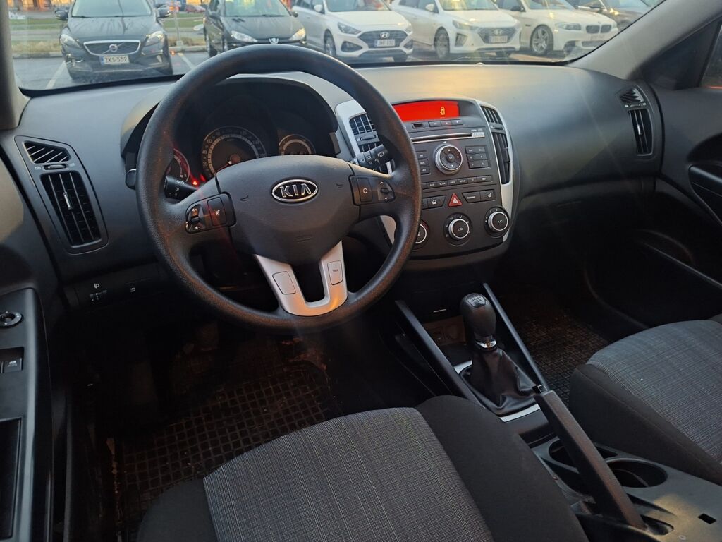 Kia Ceed 2012 Hopea