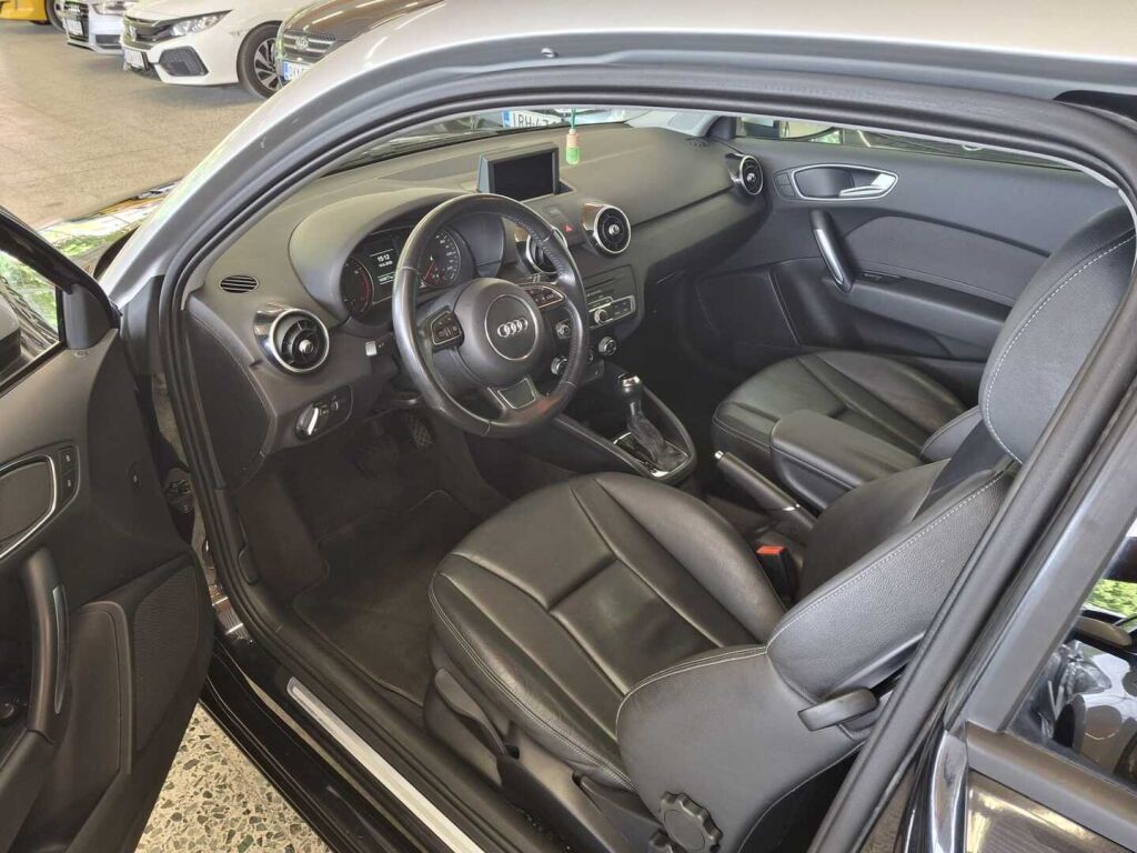 Audi A1 2010 Musta