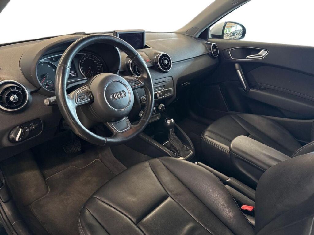 Audi A1 2010 Musta