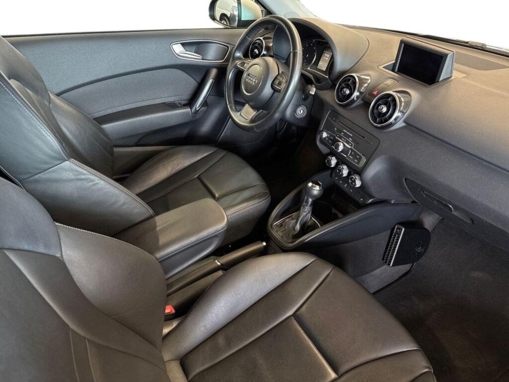 Audi A1 2010 Musta