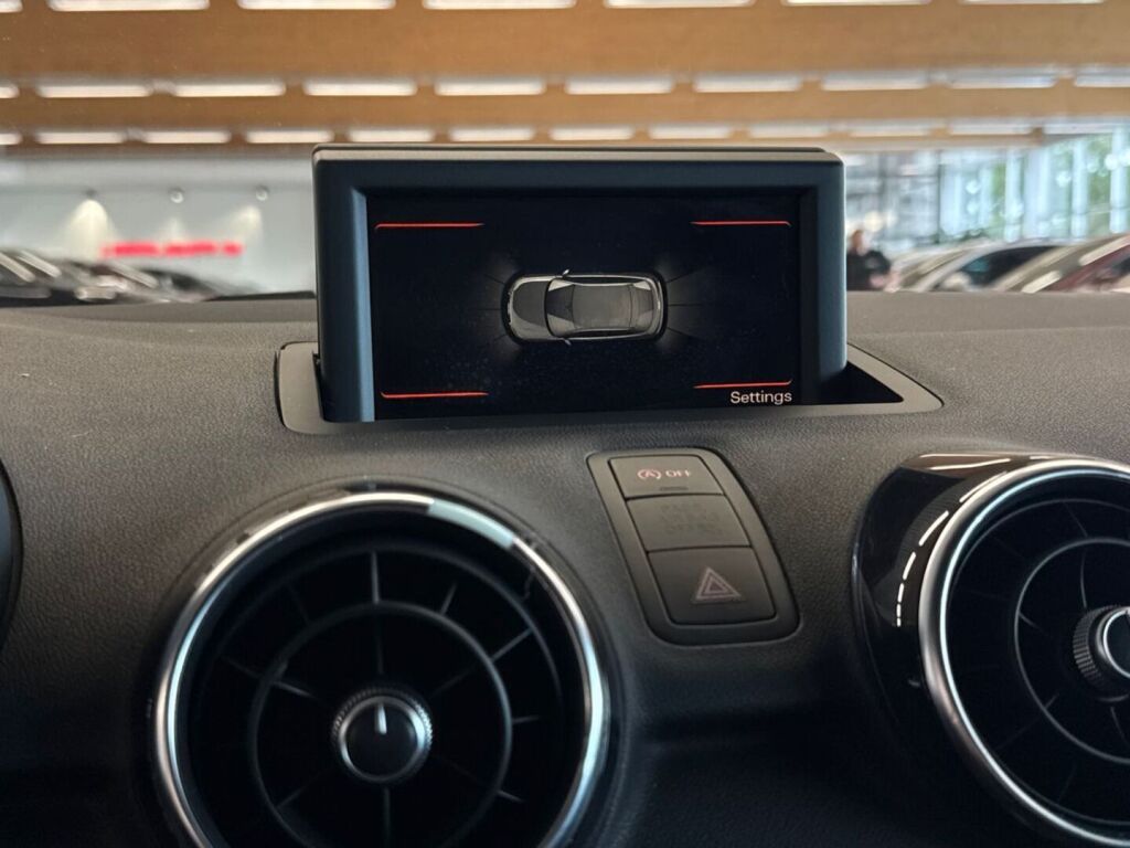 Audi A1 2010 Musta