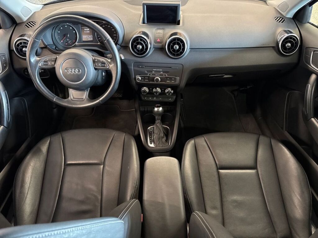 Audi A1 2010 Musta