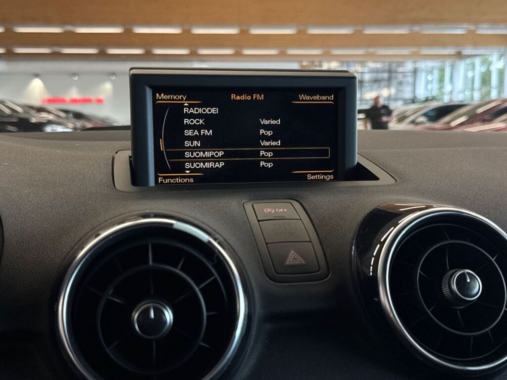 Audi A1 2010 Musta