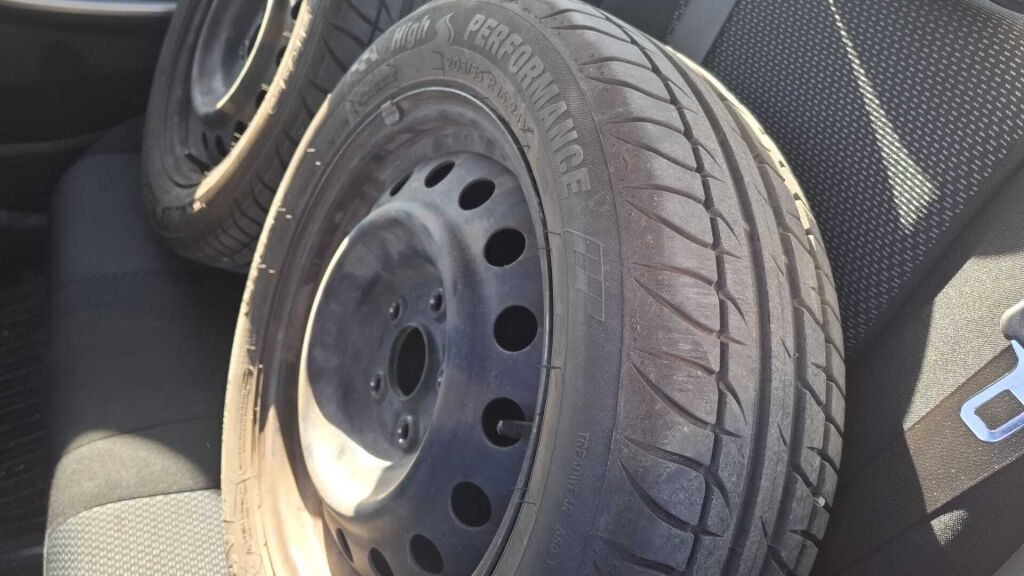 Toyota Corolla 2012 Harmaa