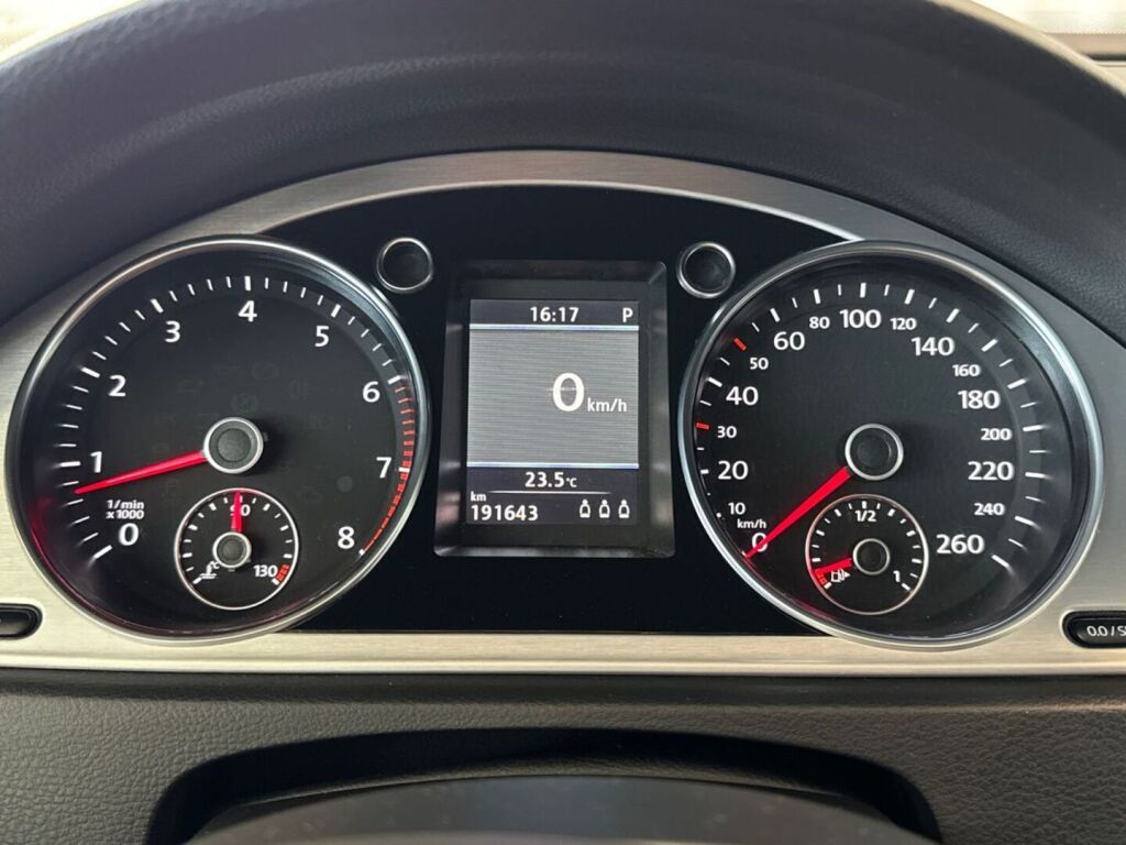 Volkswagen Passat 2012 Valkoinen