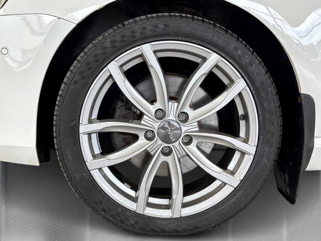 Volkswagen Passat 2012 Valkoinen