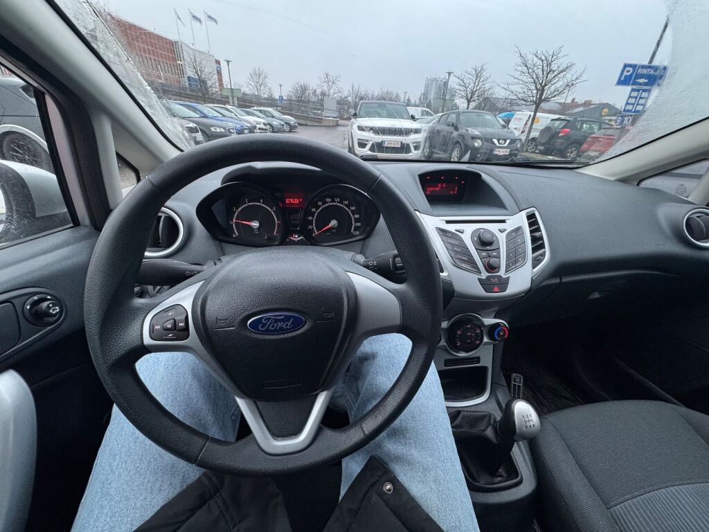 Ford Fiesta 2012 Harmaa