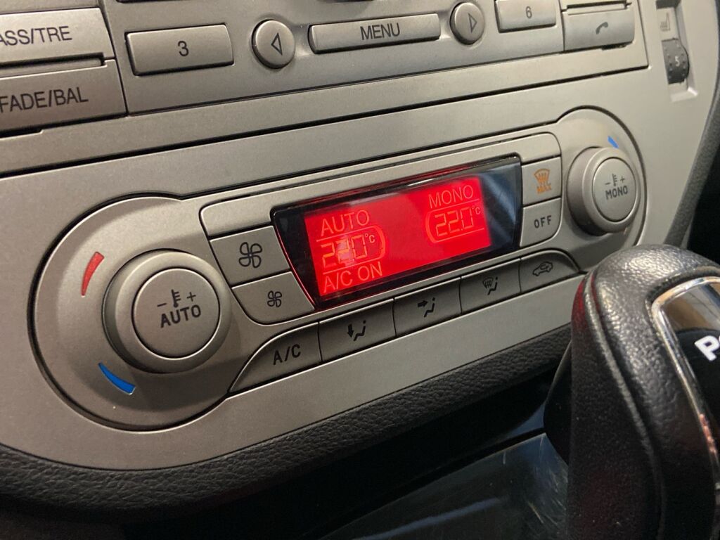 Ford Kuga 2012 Harmaa