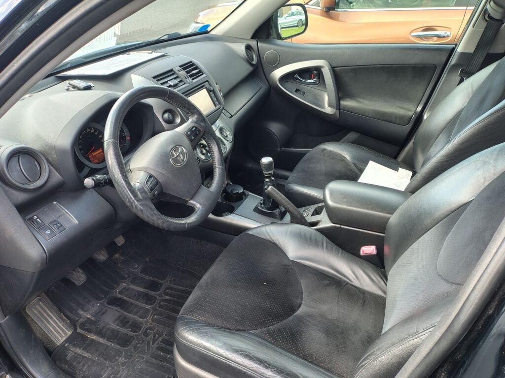 Toyota RAV4 2012 Musta