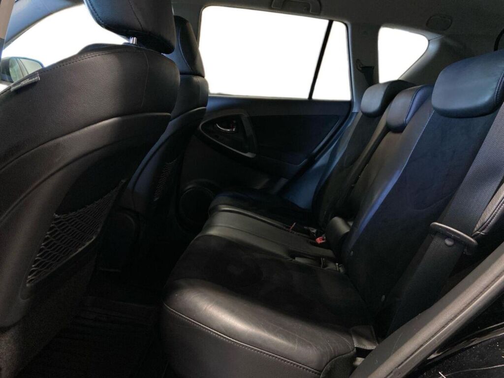 Toyota RAV4 2012 Musta