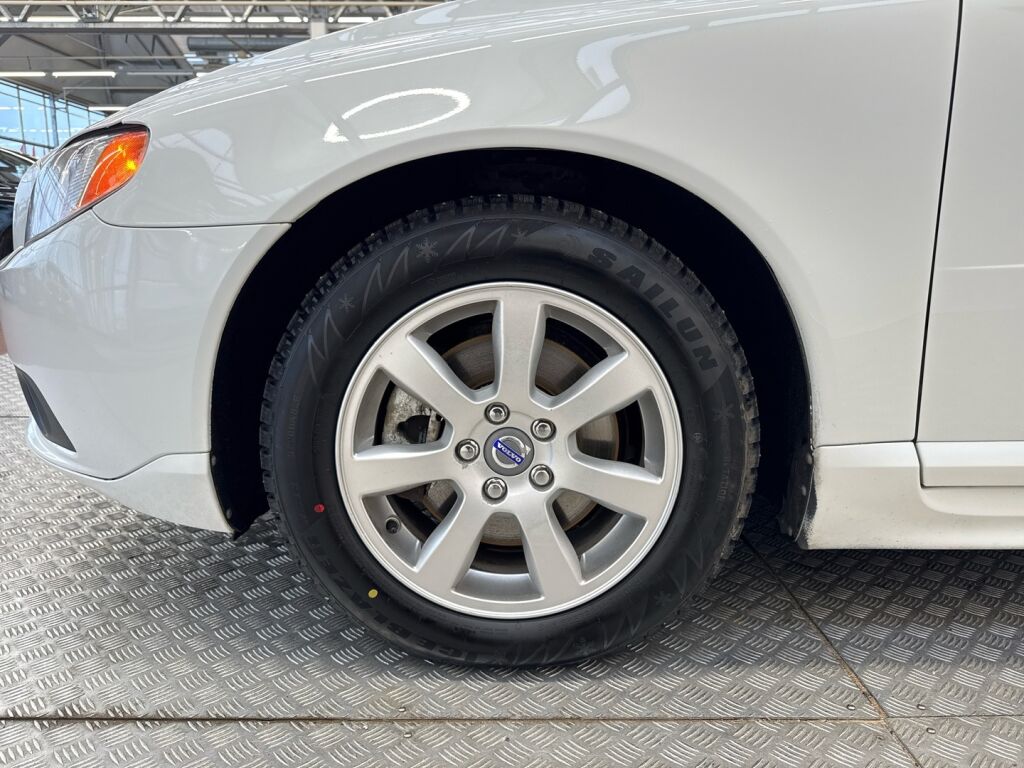 Volvo V70 2012 Valkoinen