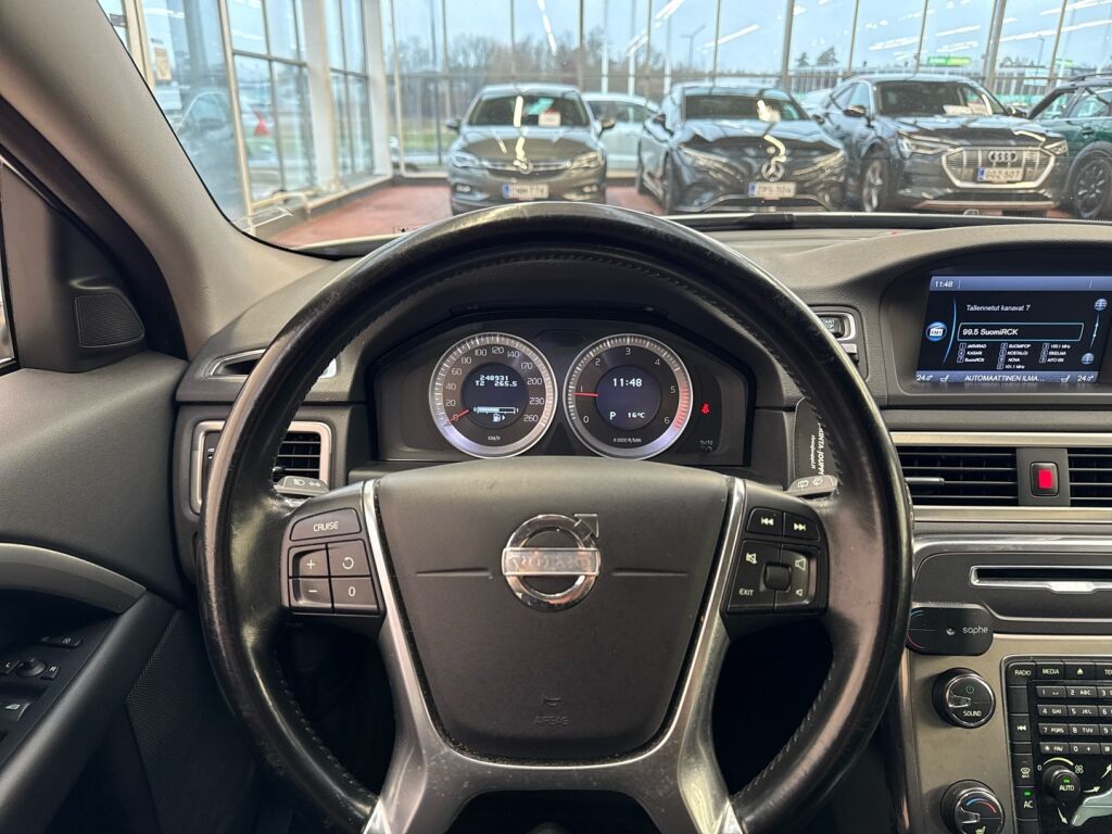 Volvo V70 2012 Valkoinen