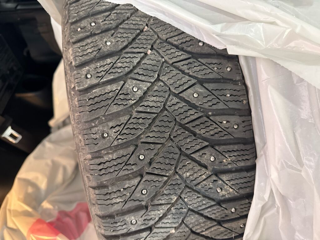 Toyota Verso 2013 Musta