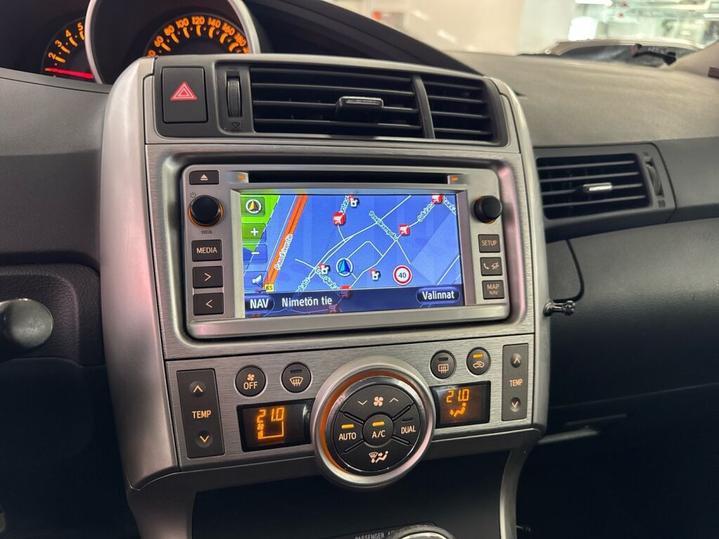 Toyota Verso 2013 Musta