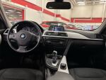 BMW 318 2013 Musta