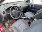 Nissan Qashqai 2012 Punainen