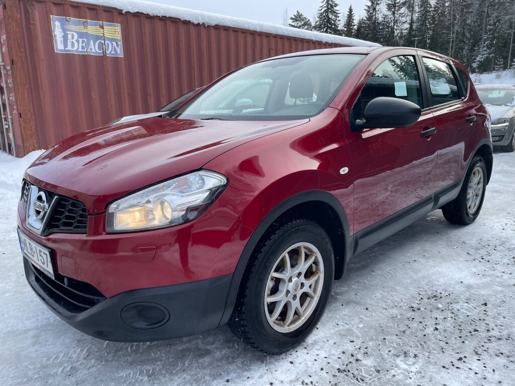 Nissan Qashqai 2012 Punainen
