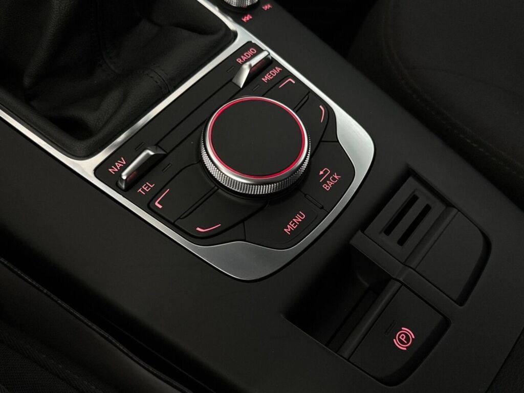 Audi A3 2013 Ruskea (beige)