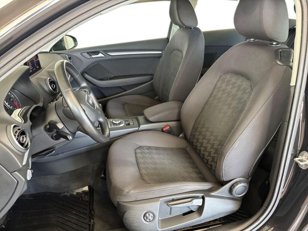 Audi A3 2013 Ruskea (beige)