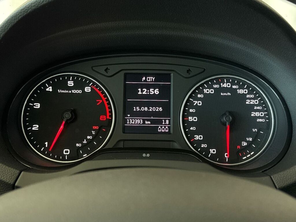 Audi A3 2013 Ruskea (beige)