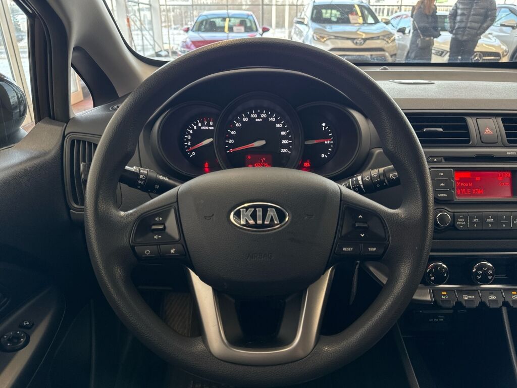 Kia Rio 2013 Ruskea (beige)