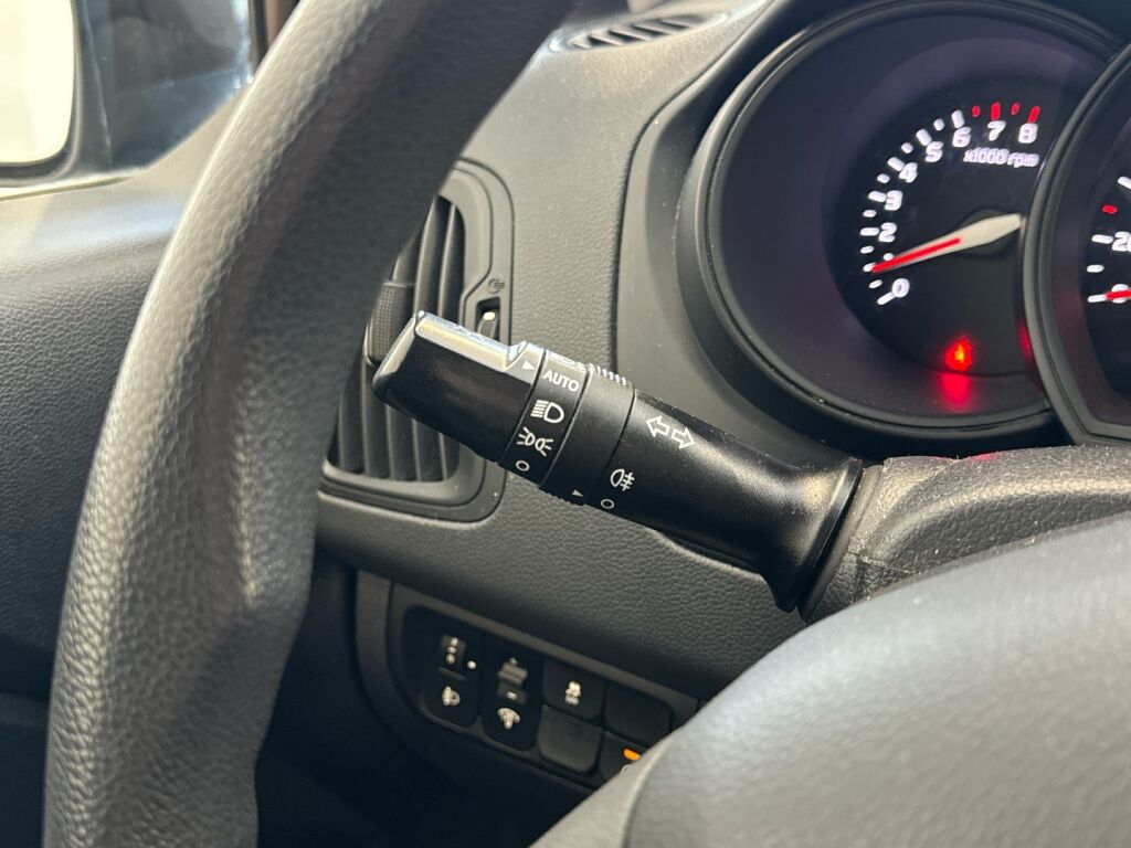 Kia Rio 2013 Ruskea (beige)