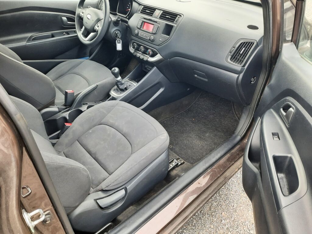 Kia Rio 2013 Ruskea (beige)