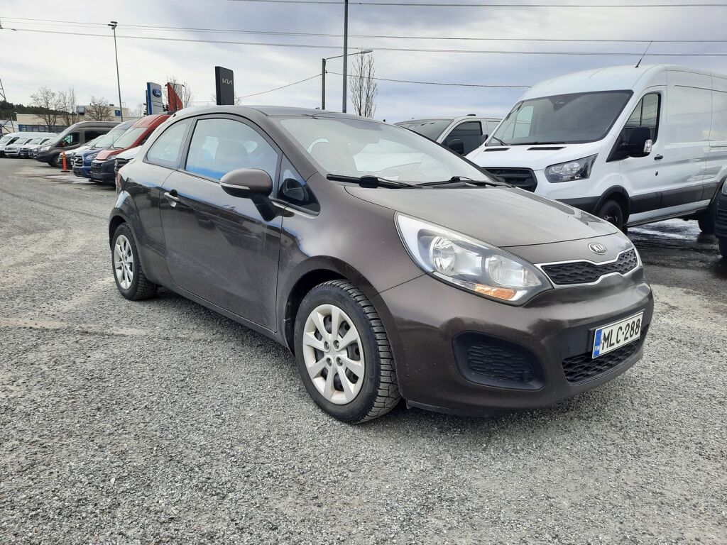 Kia Rio 2013 Ruskea (beige)