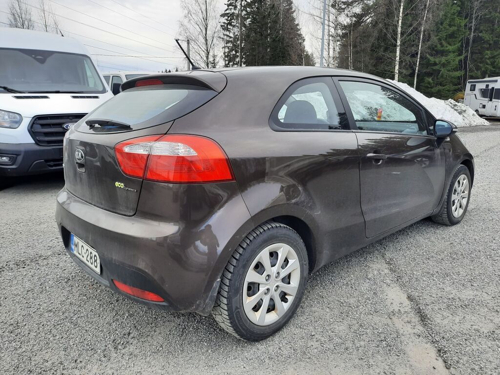 Kia Rio 2013 Ruskea (beige)
