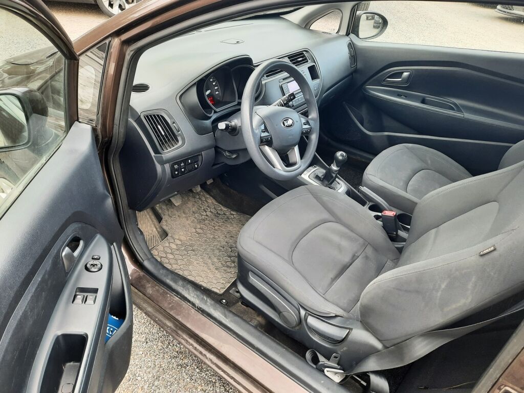 Kia Rio 2013 Ruskea (beige)