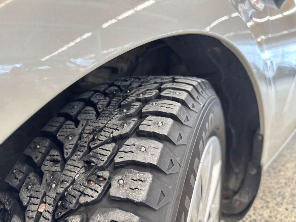 Kia Rio 2013 Ruskea (beige)