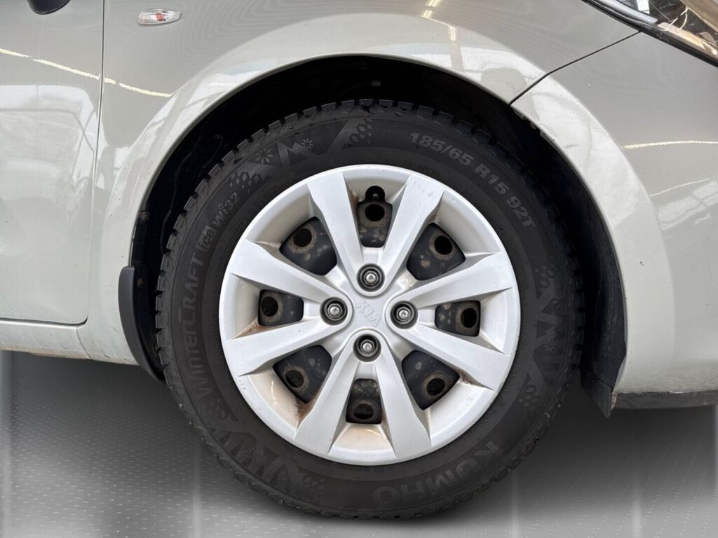 Kia Rio 2013 Ruskea (beige)