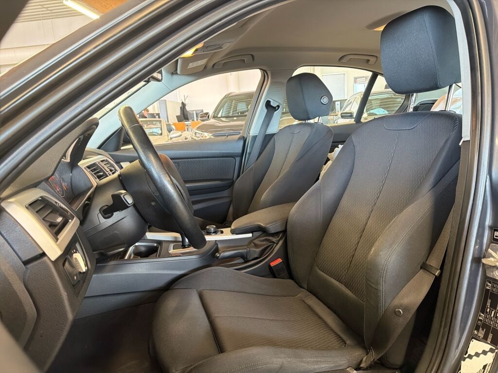 BMW 320 2013 Harmaa