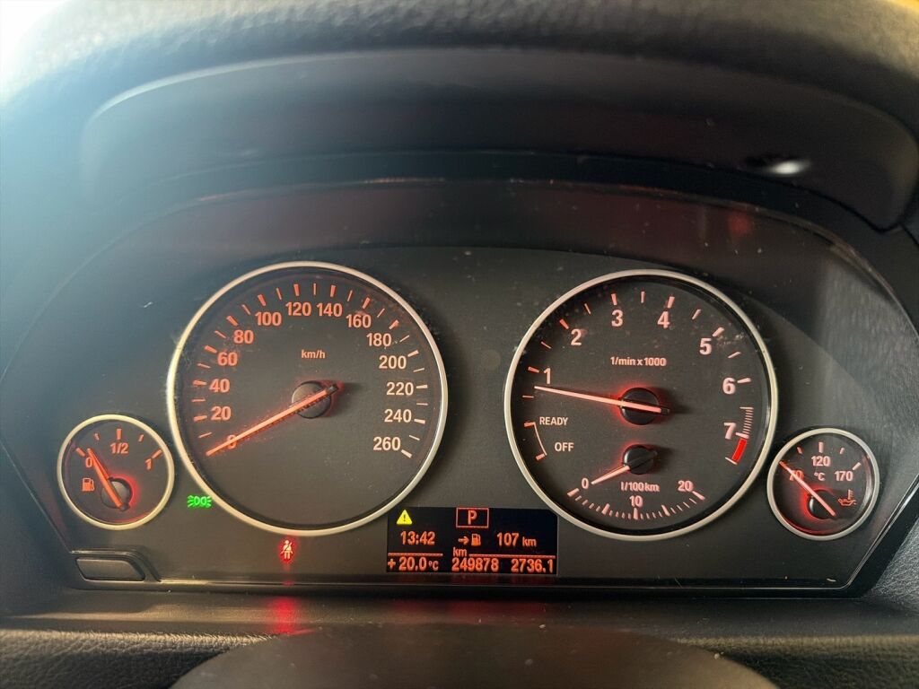 BMW 320 2013 Harmaa