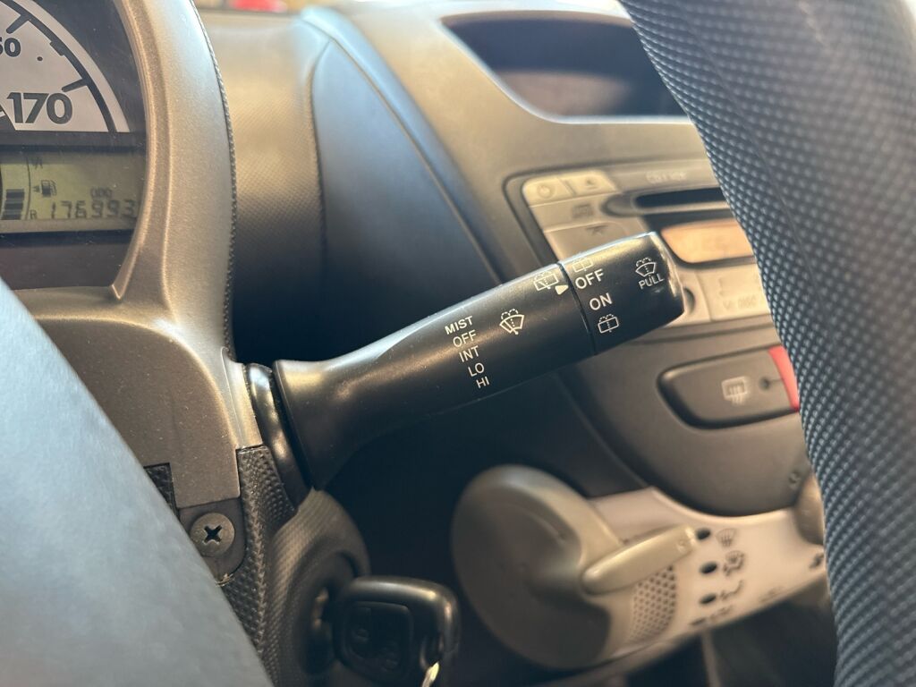 Toyota AYGO 2013 Valkoinen