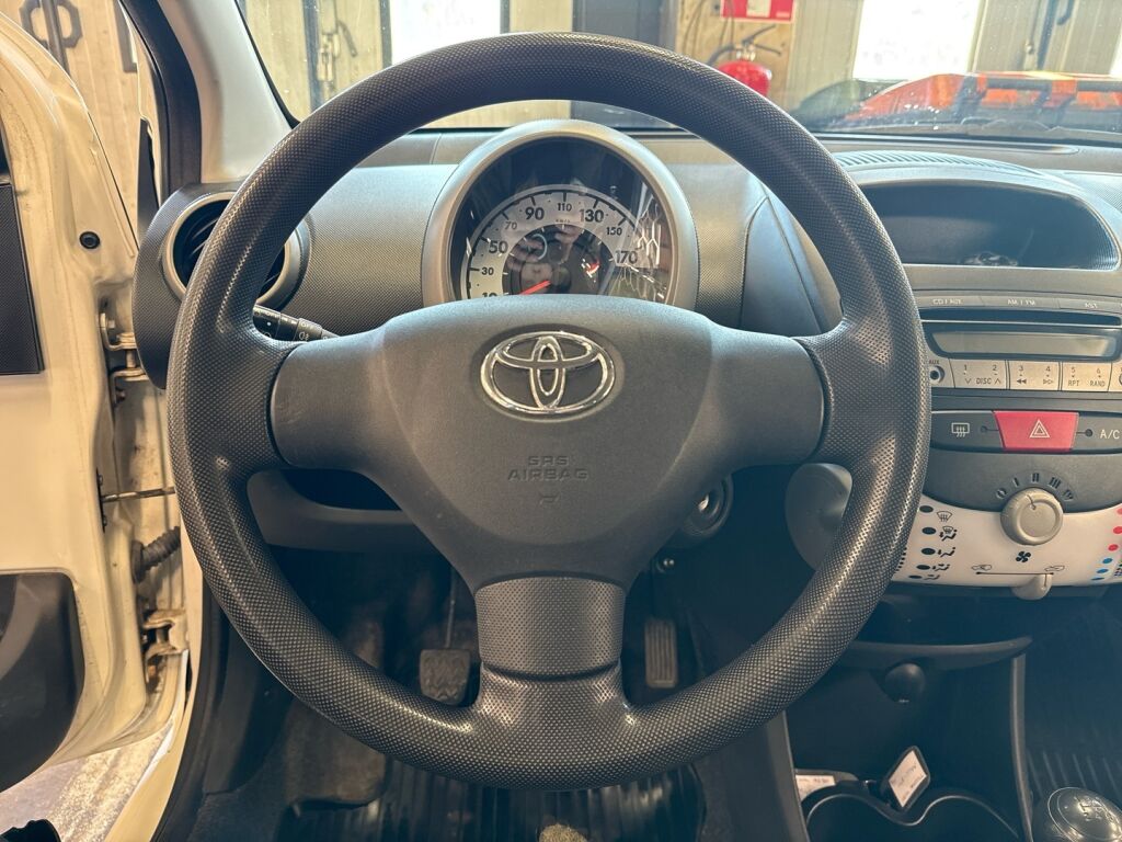 Toyota AYGO 2013 Valkoinen